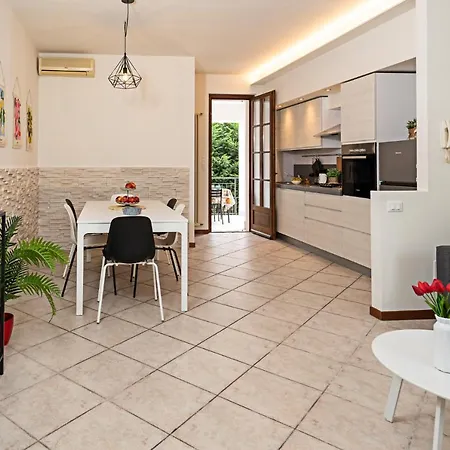 Townhouse 71 - Regarda Travel *