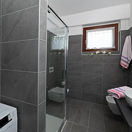 Townhouse 71 - Regarda Travel 巴多利诺