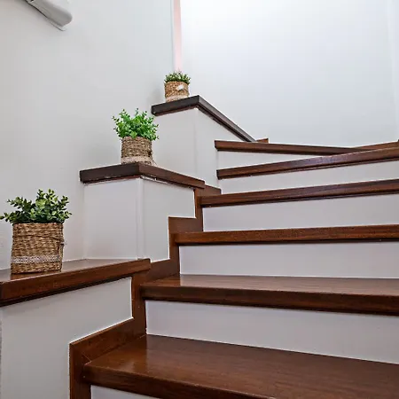 Townhouse 71 - Regarda Travel * Μπαρντολίνο