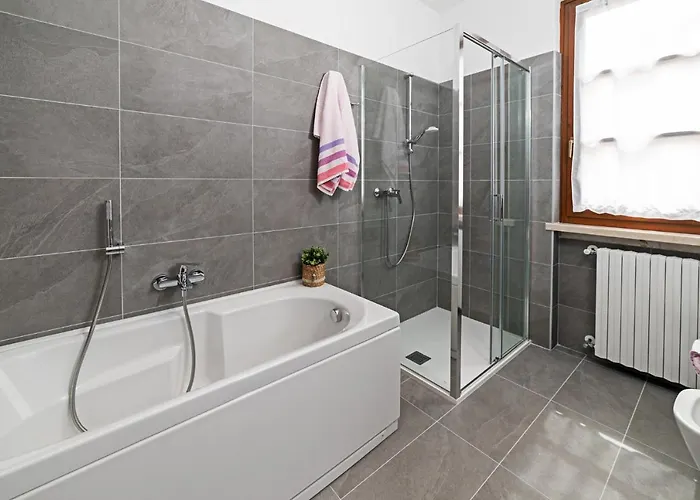 Townhouse 71 - Regarda Travel Дом отдыха Бардолино